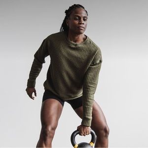 NOBULL WOMEN'S QUILTED CREW PULLOVER SIZE M